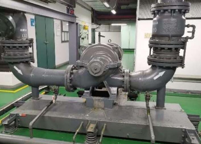 泵閥安裝<a href=http://m.sp-oil.com/xjjt/ target=_blank class=infotextkey>橡膠接頭</a>示意圖