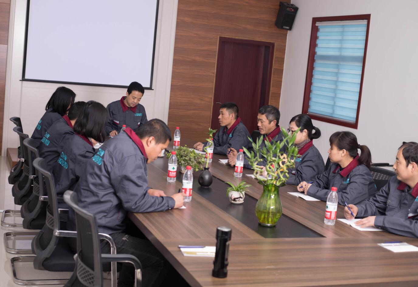 <a href=http://m.sp-oil.com/xjjt/ target=_blank class=infotextkey>橡膠接頭</a>實心纏繞