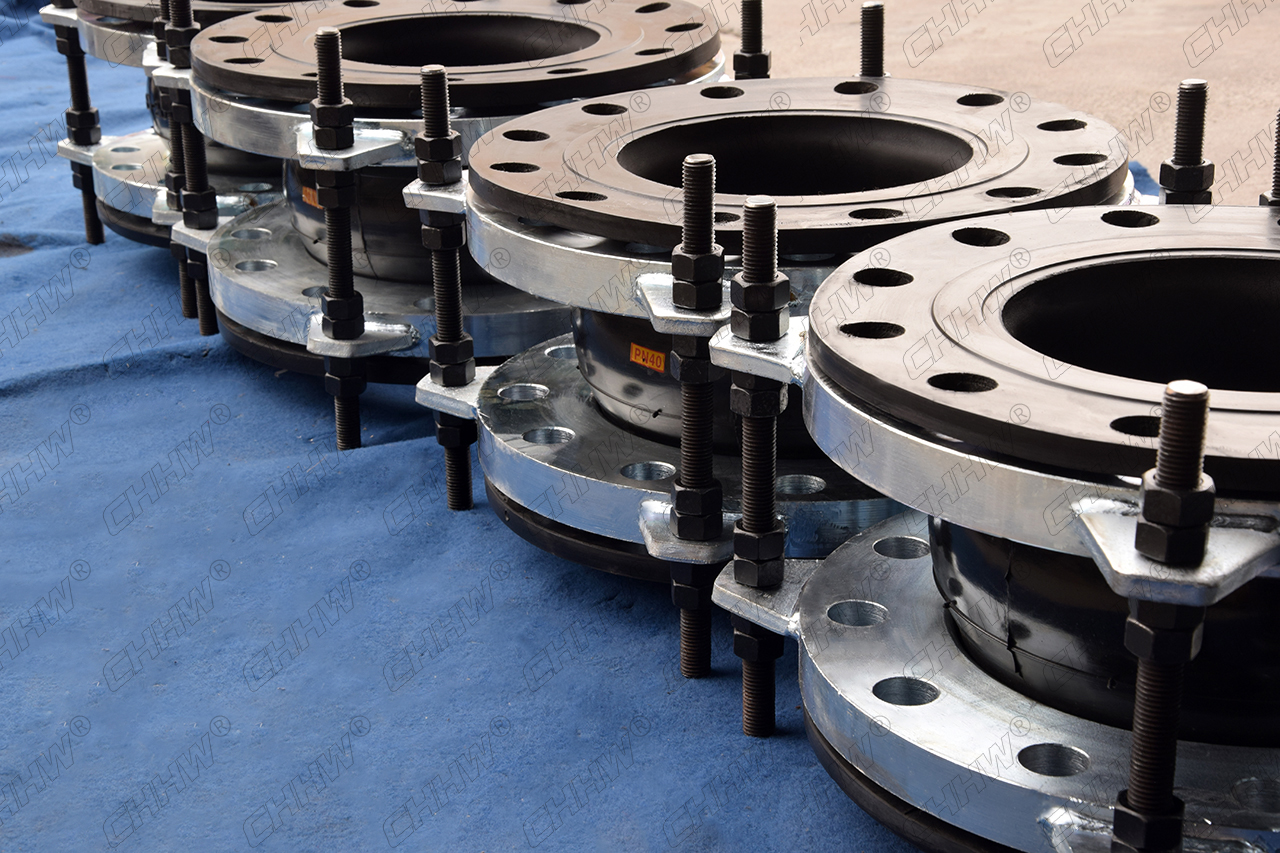 PN4.0MPa大翻邊限位裝置<a href=http://m.sp-oil.com/xjjt/ target=_blank class=infotextkey>橡膠軟接頭</a>