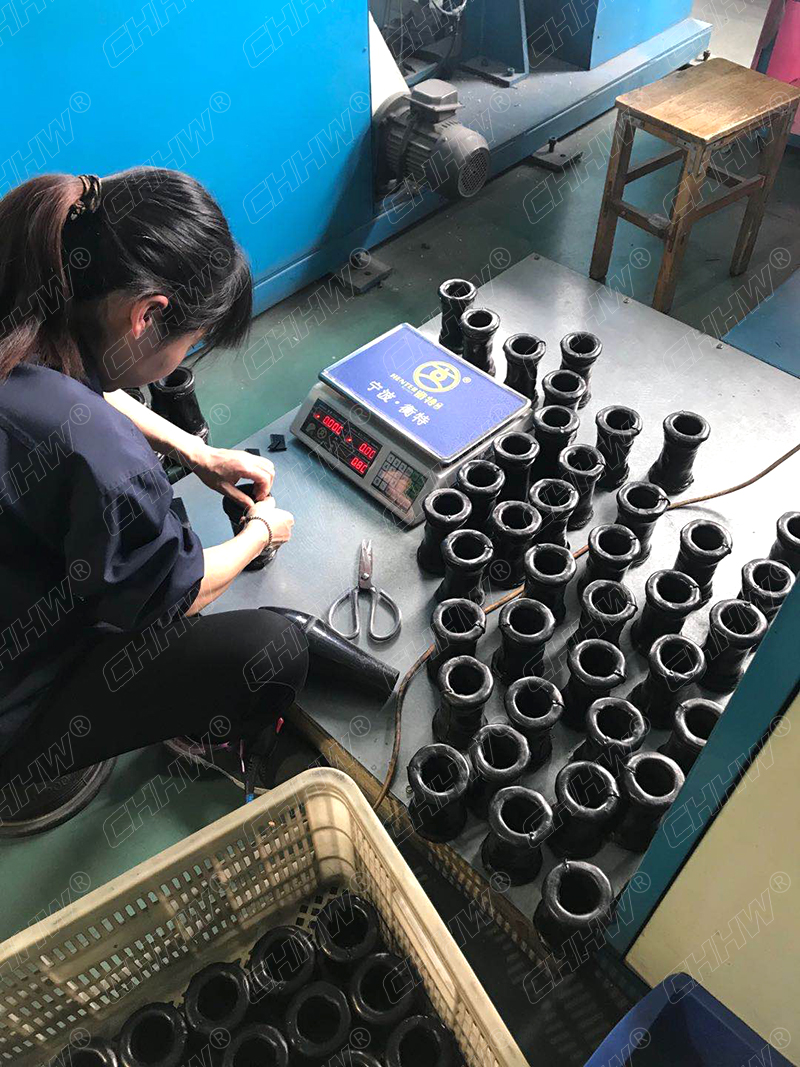 <a href=http://m.sp-oil.com/xjjt/ target=_blank class=infotextkey>橡膠接頭</a>生產(chǎn)